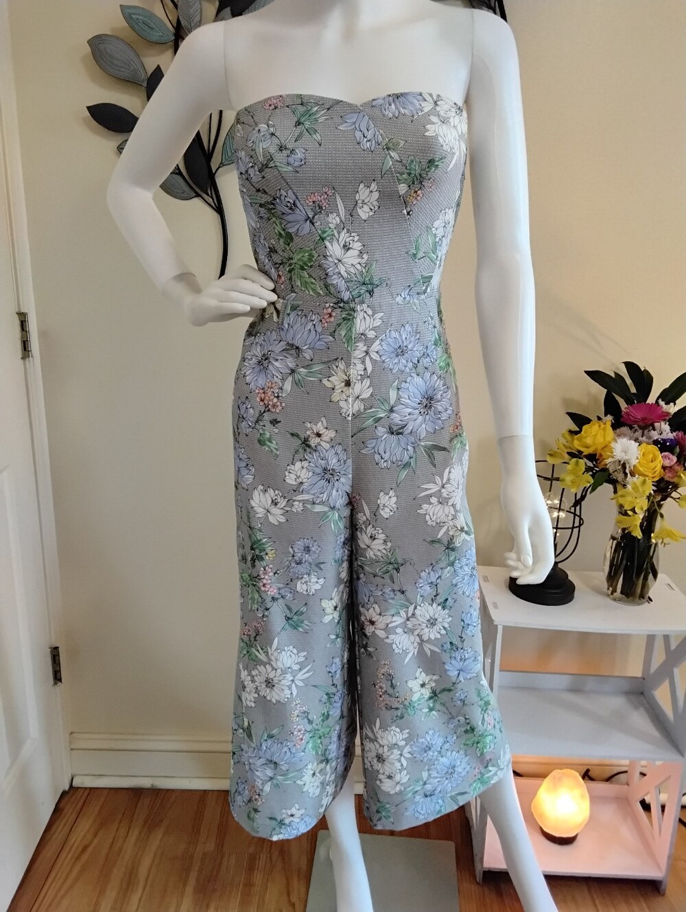 H&M Strapless Floral Wide-Leg Jumpsuit in Gray w/Blue & Green Accents Size 6
